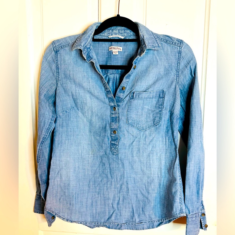 Merona Small Womens light Blue Denim Chambrak Shirt